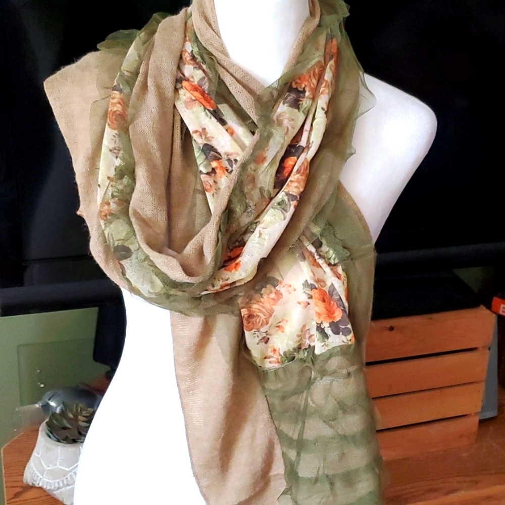 Chuns scarf